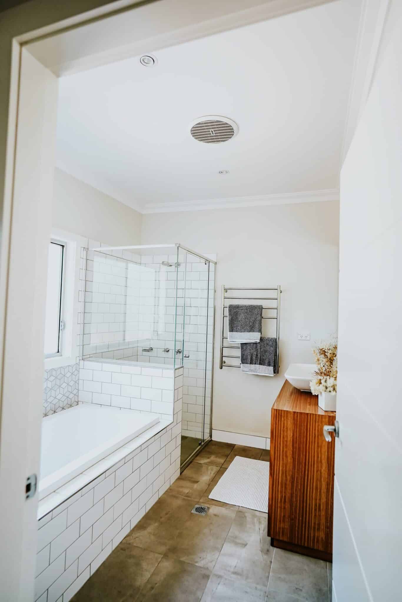 Modern Bathroom Renovation Illawarra & South Coast